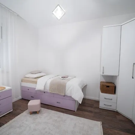 Ema's Oasis House, Your Perfect Getaway, Free Private Parking And Garden