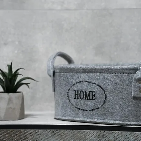 Ema's Oasis House, Your Perfect Getaway, Free Private Parking And Garden Apartmán