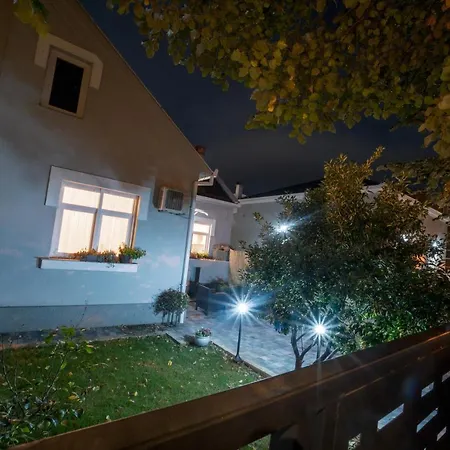 Appartement Ema's Oasis House, Your Perfect Getaway, Free Private Parking And Garden *