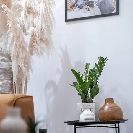 Ema's Oasis House, Your Perfect Getaway, Free Private Parking And Garden Apartment Mostar