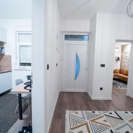 Apartmán Ema's Oasis House, Your Perfect Getaway, Free Private Parking And Garden Mostar