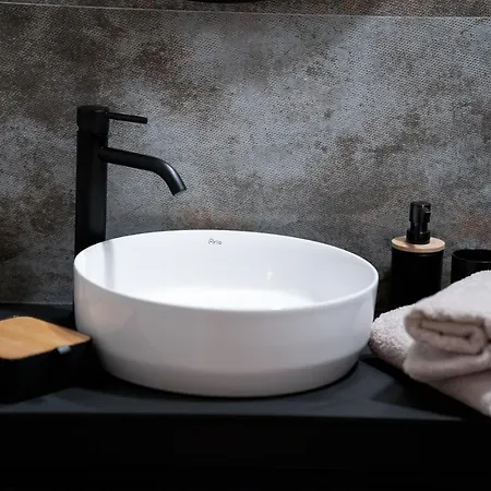 Ema's Oasis House, Your Perfect Getaway, Free Private Parking And Garden Appartement *