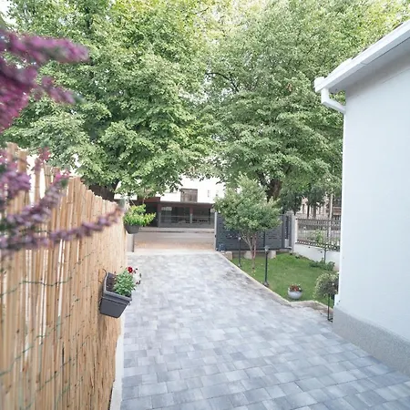 Ema's Oasis House, Your Perfect Getaway, Free Private Parking And Garden *