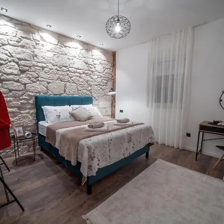 Apartmán Ema's Oasis House, Your Perfect Getaway, Free Private Parking And Garden *