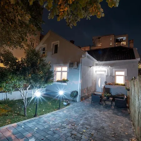 Ema's Oasis House, Your Perfect Getaway, Free Private Parking And Garden Apartment Mostar